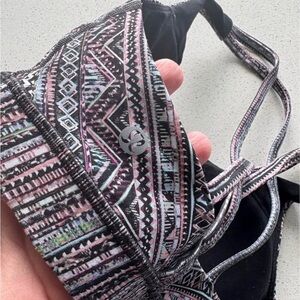 Lululemon Tribal Pace Energy Sports Bra with Black Straps - ladies Size 8